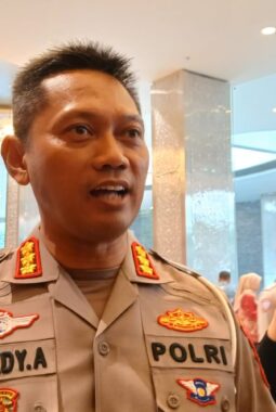 HUT Lalu Lintas Bhayangkara ke-71, Kapolda Lampung Beri Penghargaan kepada 32 Personel Berprestasi