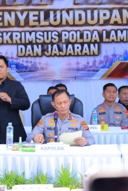 Polda Lampung Bongkar Jaringan Perdagangan Ilegal, Sita Jutaan Batang Rokok hingga 61 Botol Diduga Merkuri