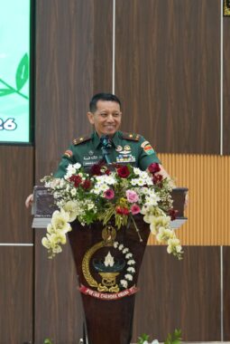 Keluarga Kuat, Pengabdian Hebat: Danrem 043/Gatam Bekali Persit Edukasi Kesehatan Mental dan Hukum